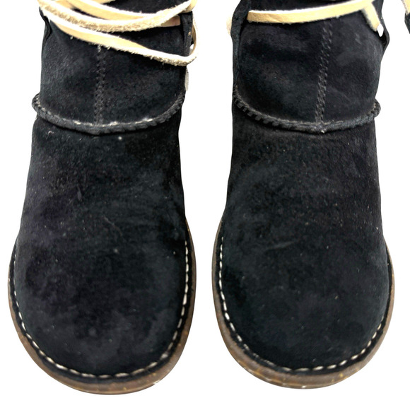 UGG Cove Winter Short Ankle Boots Black Suede Leather Wrap around Lace Size 8 - Picture 3 of 10